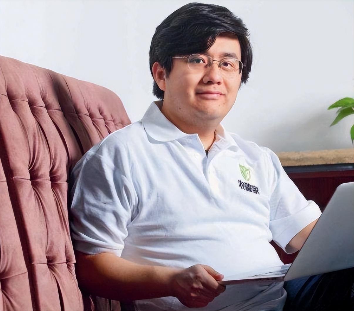 农管家科技有限公司首席技术官,身材发福,已经看不到了"红孩儿"的影子