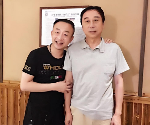冯巩的徒子徒孙:艺海潜力派,感恩师恩,共谱辉煌舞台