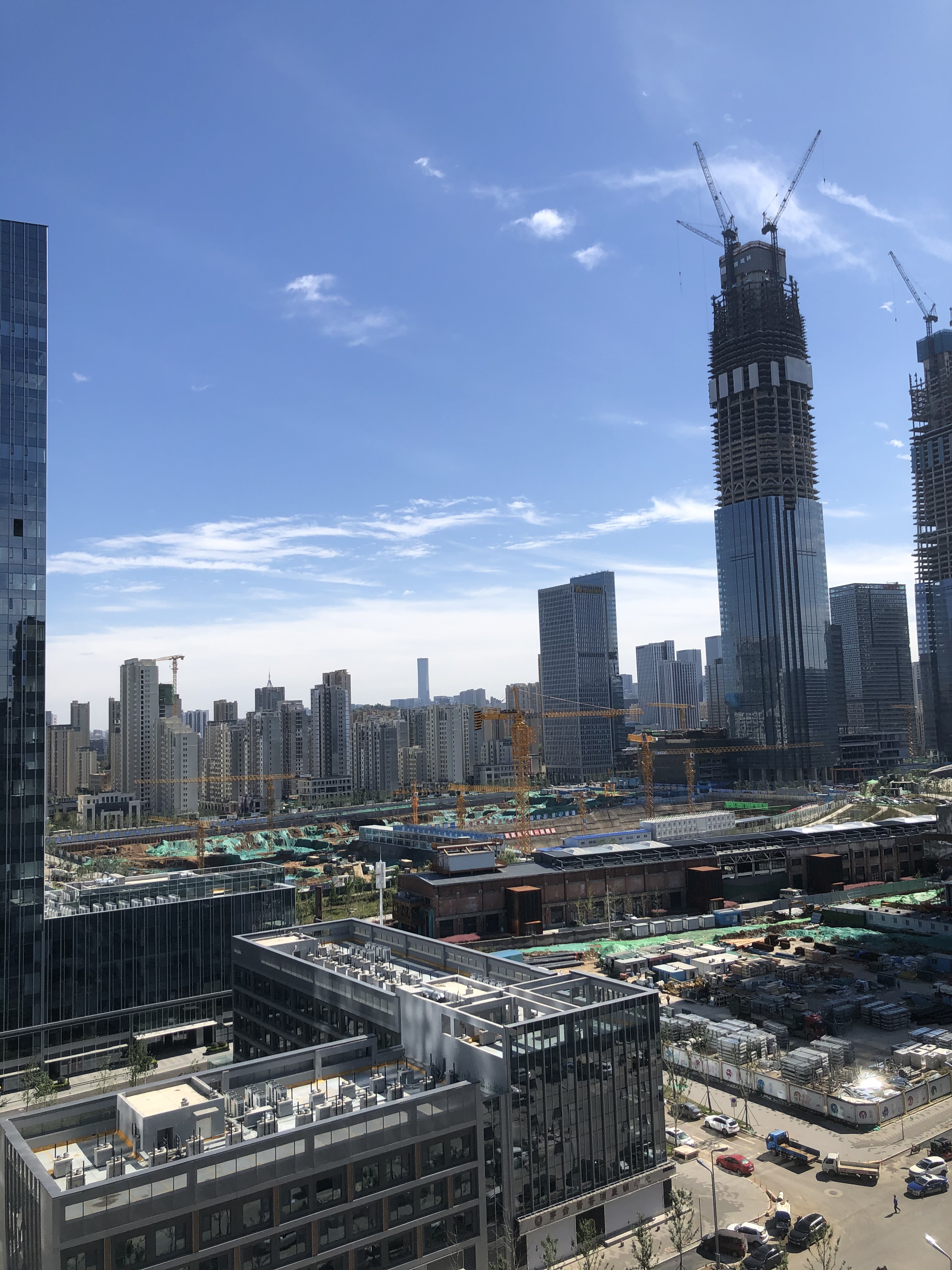 绿地山东国际金融中心项目位于济南cbd核心区域,绸带公园以东,山左路