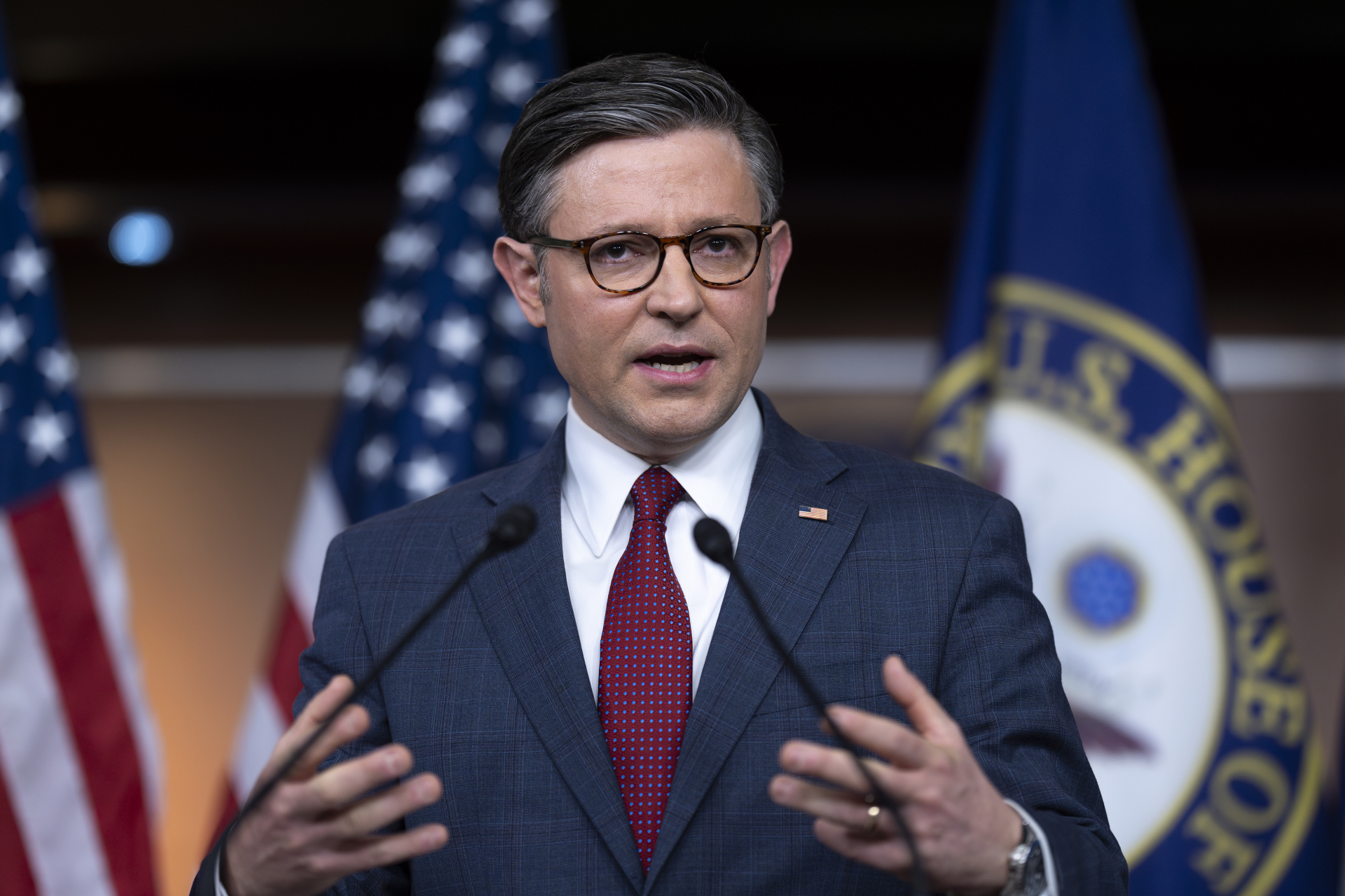 美国众议院议长迈克·约翰逊宣布众议院将于当地时间4月20日(本周六)