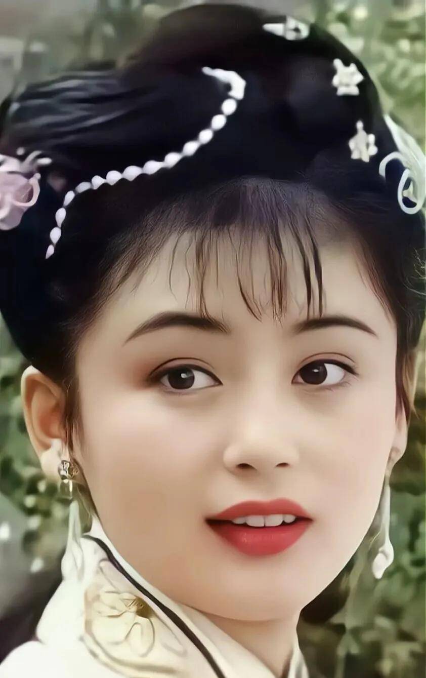 从这组照片中可以看出陈红年轻时有多美