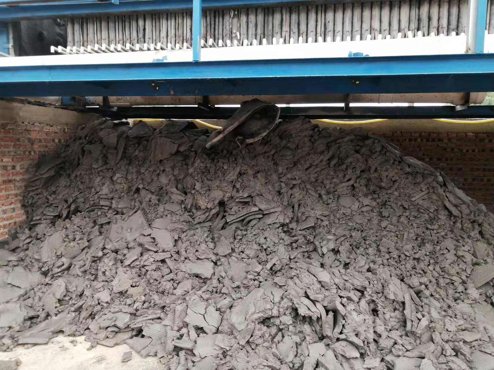 板框压滤机泥饼无法自动脱落怎么办?是什么原因造成的呢?