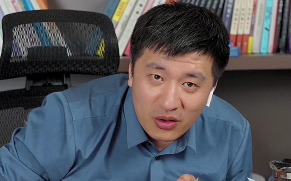 河北女生550分,想赚钱学殡葬专业,看张雪峰出什么馊主意劝她