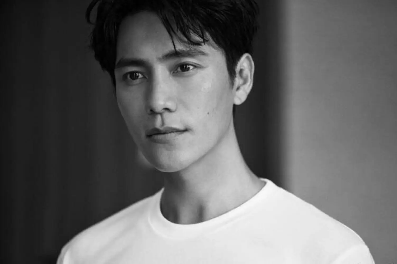 索甲仁波切是西藏佛教大师,创作了《西藏生死书》.