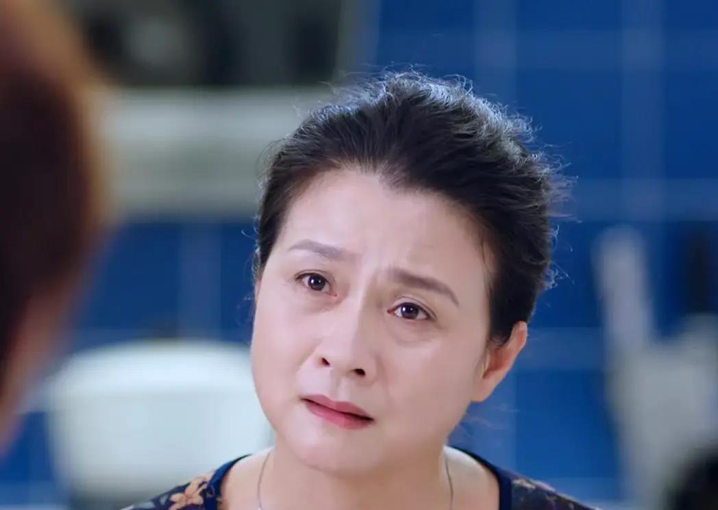 穆丽燕:曾是护士,误打误撞成为演员,59岁风韵犹存