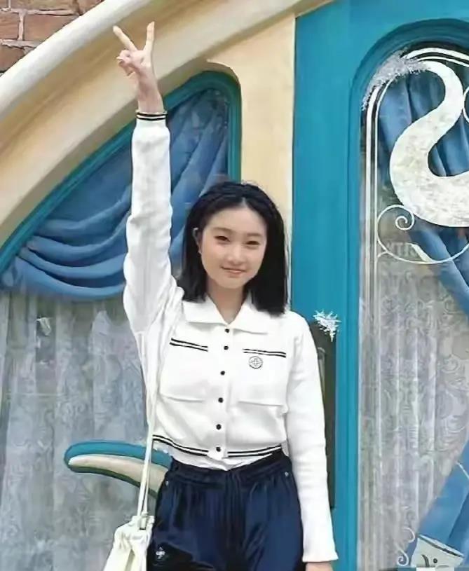 马伊琍大女儿近照图片