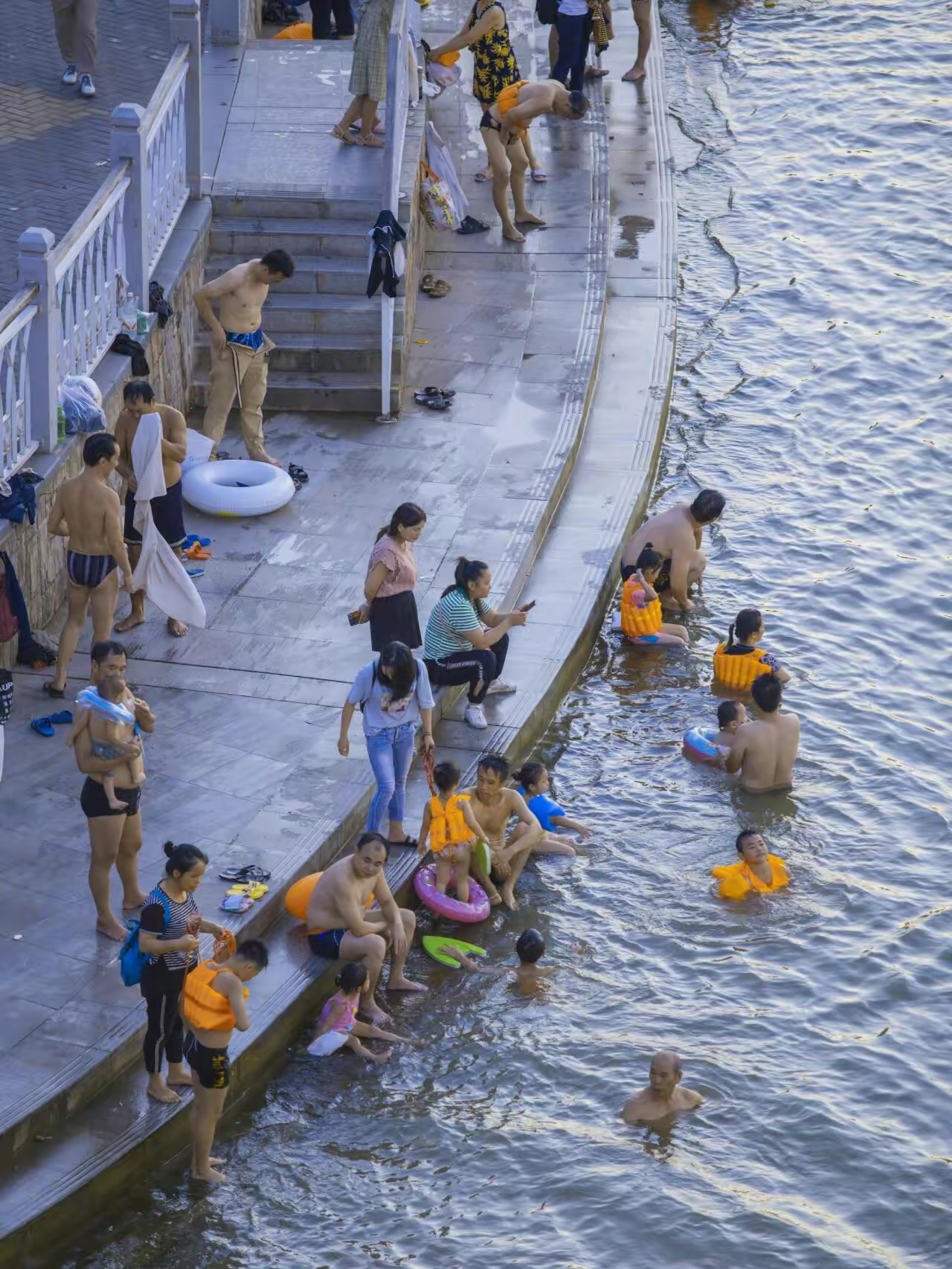 任何感情都会随着时间慢慢变淡,从你不理我,我