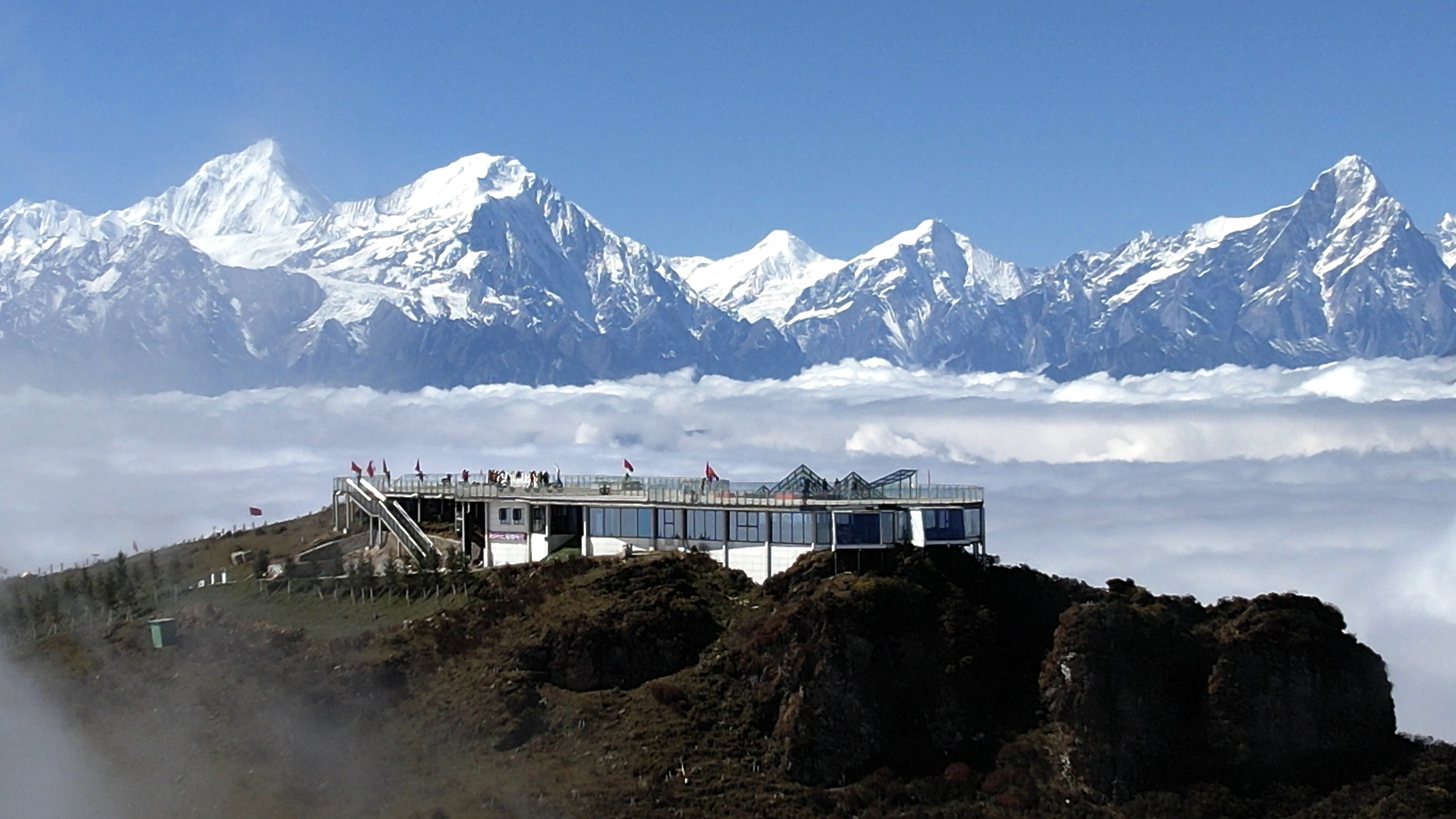 牛背山景区以崭新的徒步攀登线路亮相,"青云道"揭开神秘面纱