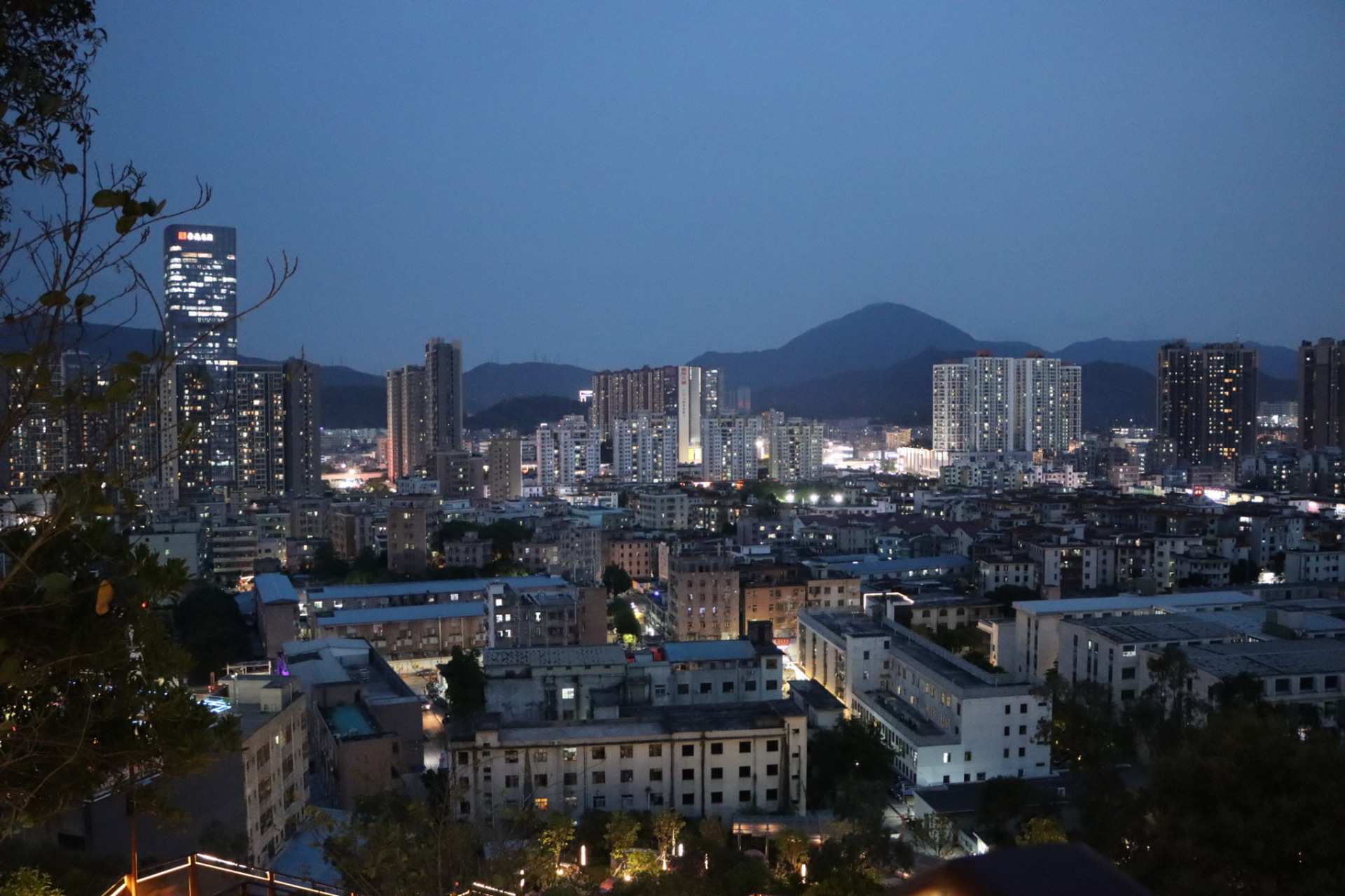 深圳横岗夜景图片