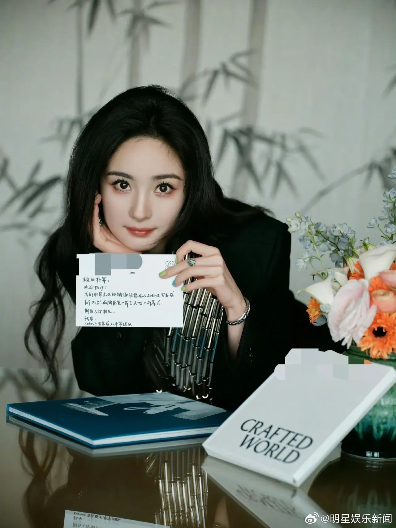 杨幂 美甲#杨幂美甲好清新的配色,有春天气息的蓝绿美甲,像手上涂了