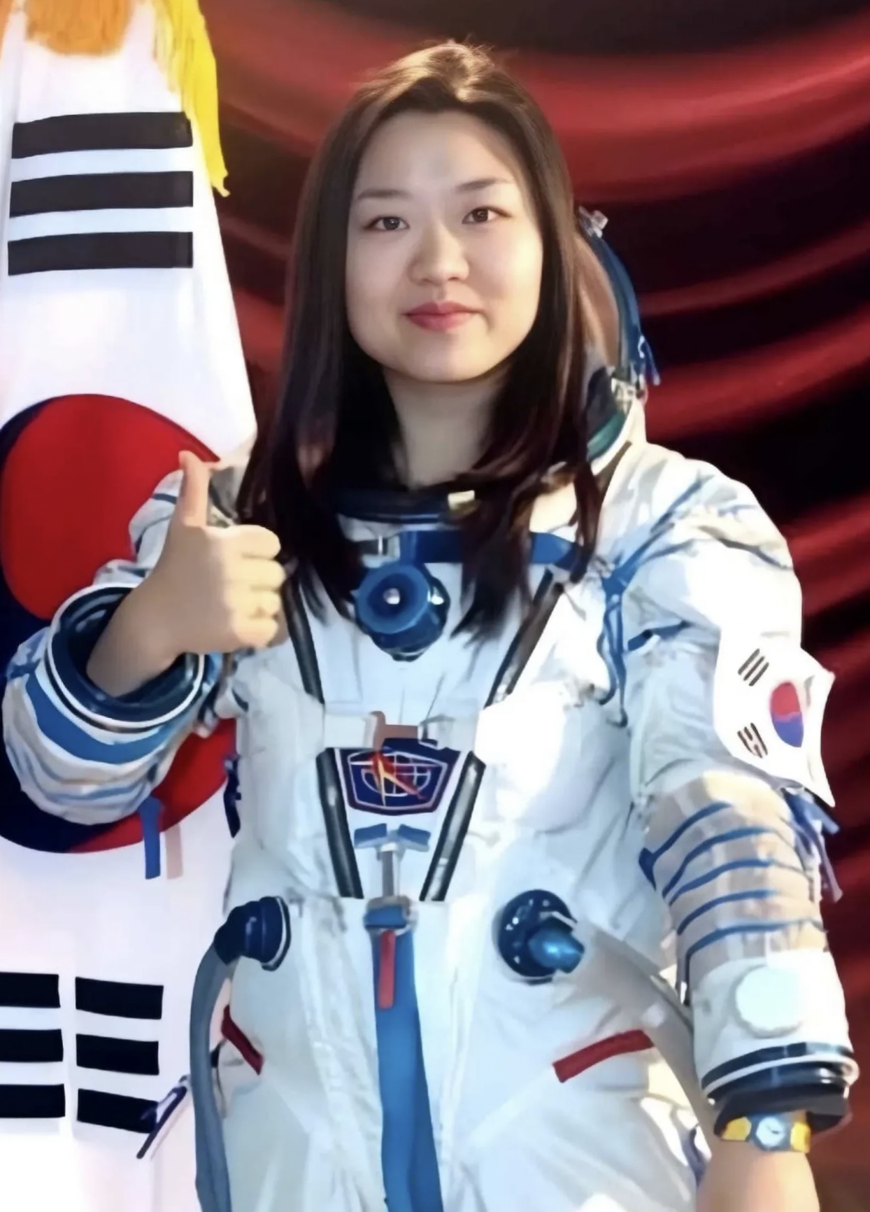 这其中,有一个颇具戏剧性的例子:韩国宇航员李素妍,她不仅是韩国首位