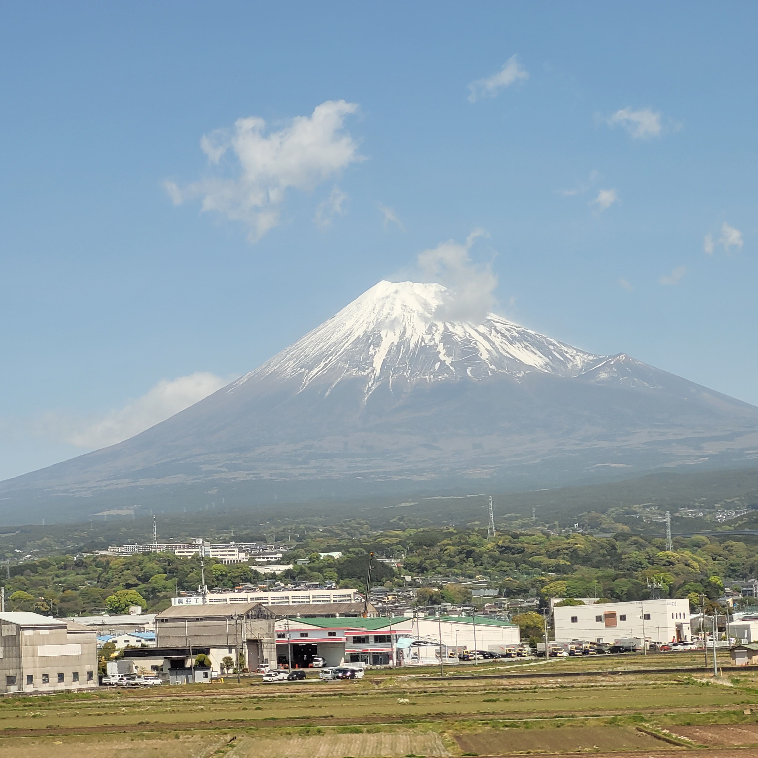 东京到名古屋的新干线上富士山一览