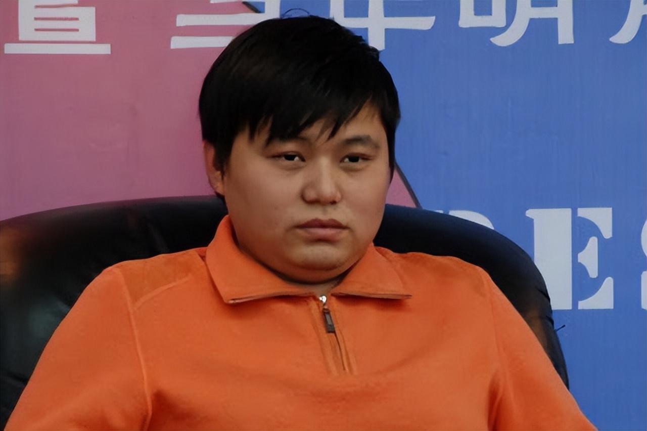 在天涯论坛"煮酒论史"版块里,石悦的名声大噪削弱了别人的名声,几个