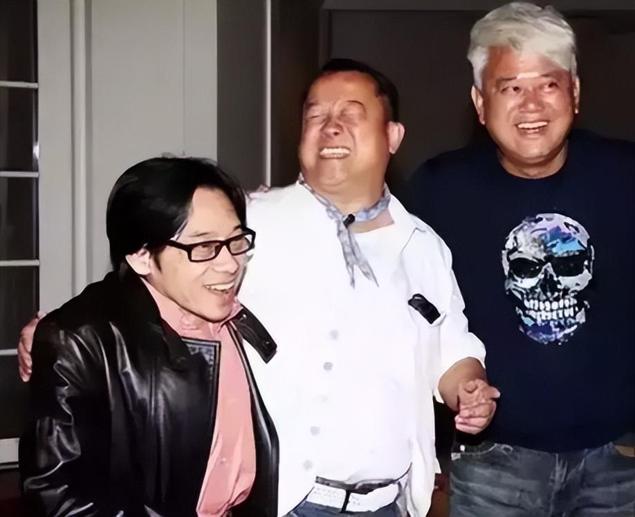 回顾罗宾79岁再拿金像奖身高不足一米五成香港影坛大佬