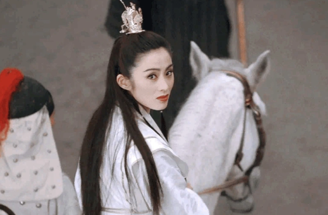 周星驰将为新片女足海选,而那些年星女郎现在都过得怎么样了?