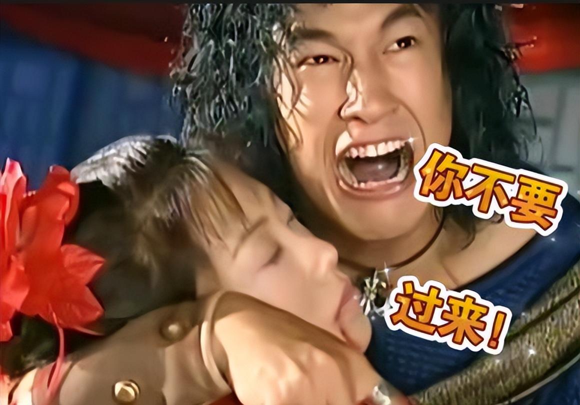 一部还是第二部,何润东步惊云表情的夸张成为了网友们常拿来恶搞的梗