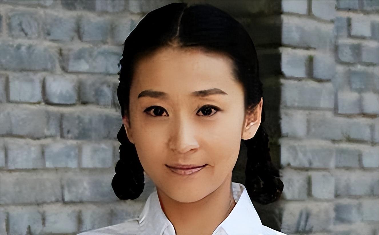 回顾演员苗圃嫁大19岁富商陈义红婚后生一男一女如今幸福美满