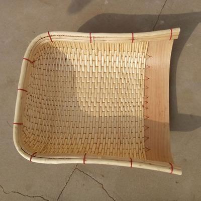 每家每户都离不开簸箕,不论是摘菜盛放,还是收稻谷施肥,那都是手到擒