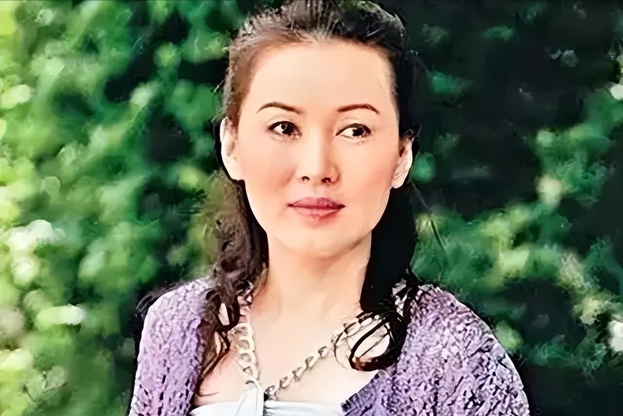 回顾女星陈秀雯:被丈夫骗上千万苦守28年离婚,今61岁仍孤身一人