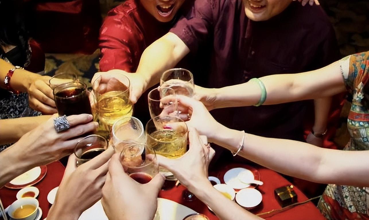 就像淳朴豪迈的山东汉子一般,山东人爱喝酒的由来颇深.