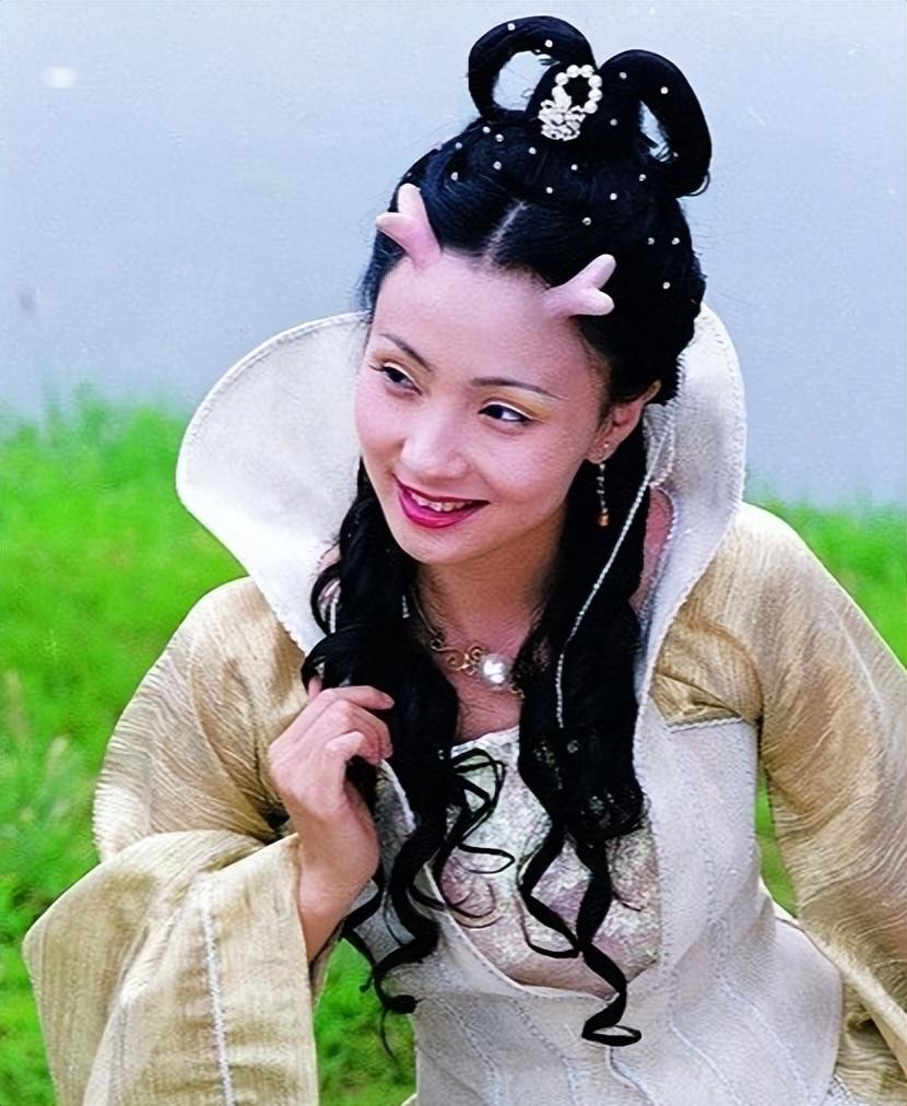 "好春光,不如梦一场,梦里青草香",熟悉的旋律当年唱遍了大街小巷,小