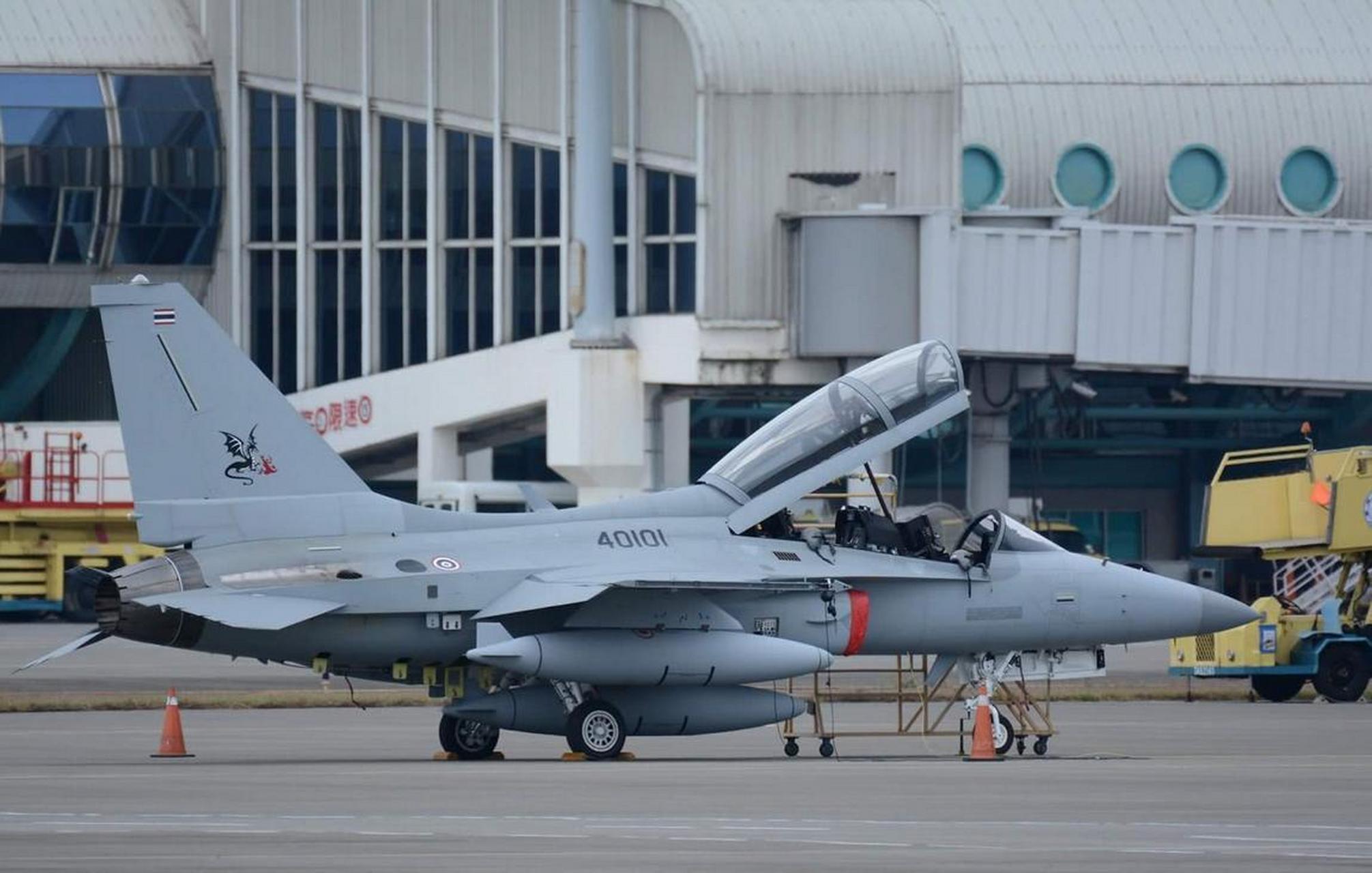 新一代"抗俄"神器空运到位了,第一批韩国fa-50gf轻型战机,拆解以后