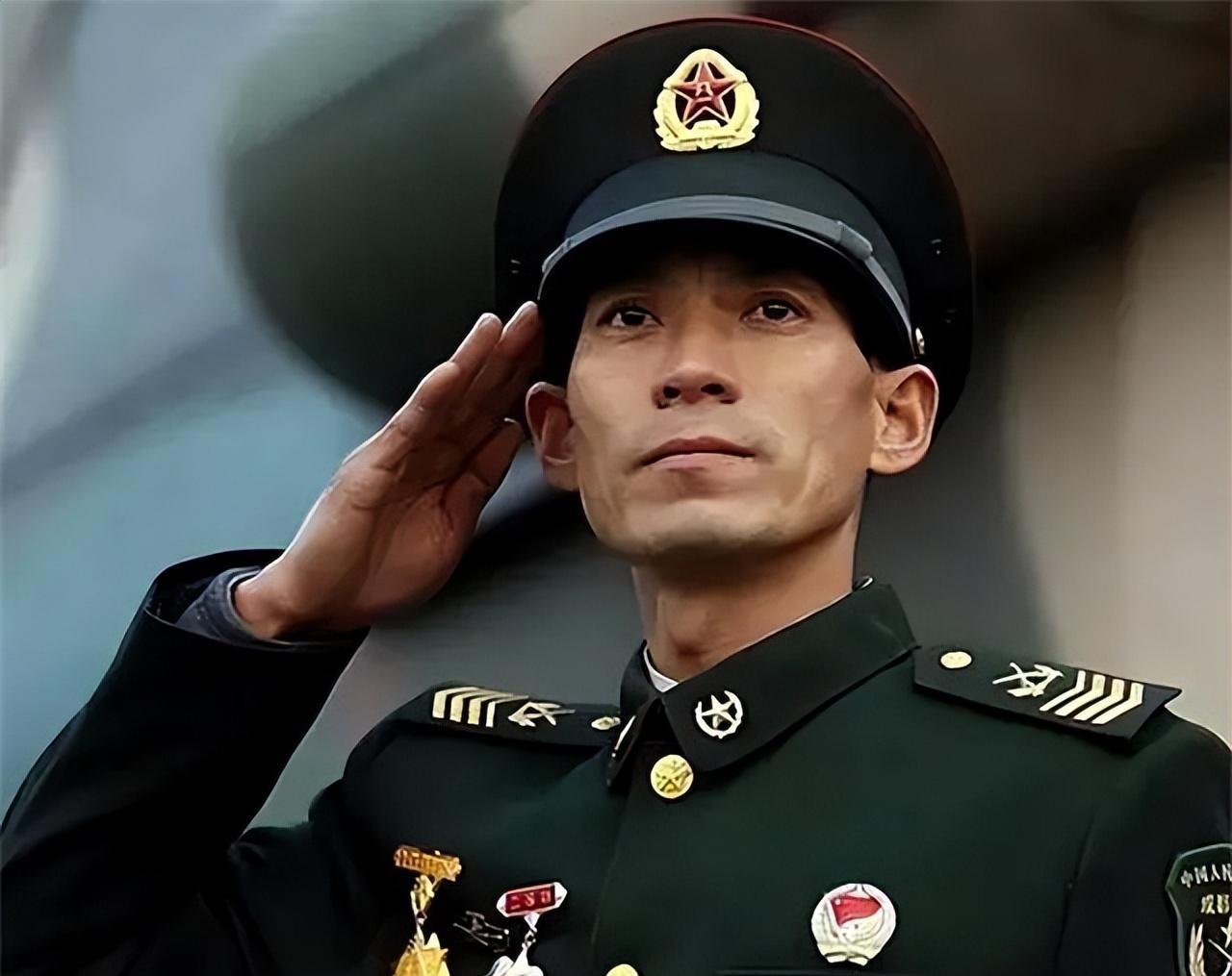 可俄专家怎么也修不好,角落一普通士兵突然站起来说