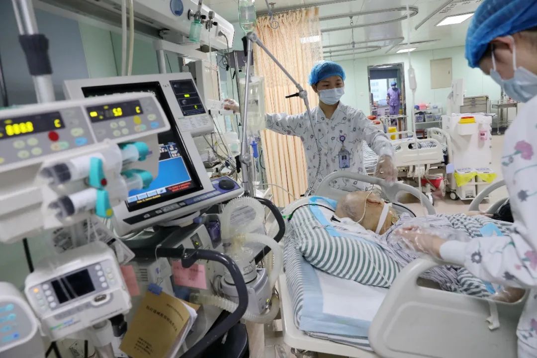 每天去探望时都是打了镇定剂 icu病房图片icuicu病房icuicu病房真实