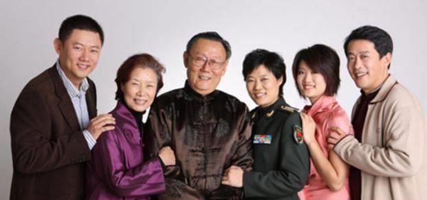 何琳低调嫁导演,事业巅峰选择息影照顾老人,荣获影后实至名归