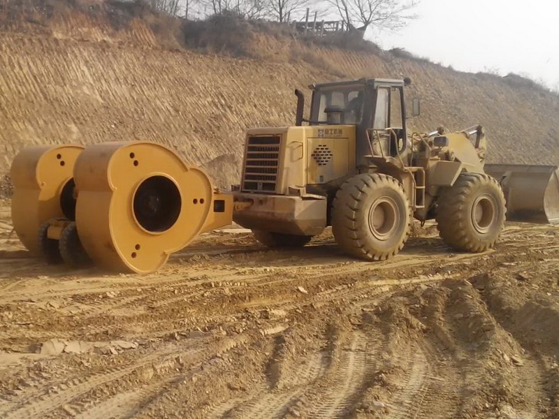 yct25冲击碾压机:有效提高土壤密实度和稳定性的施工利器!