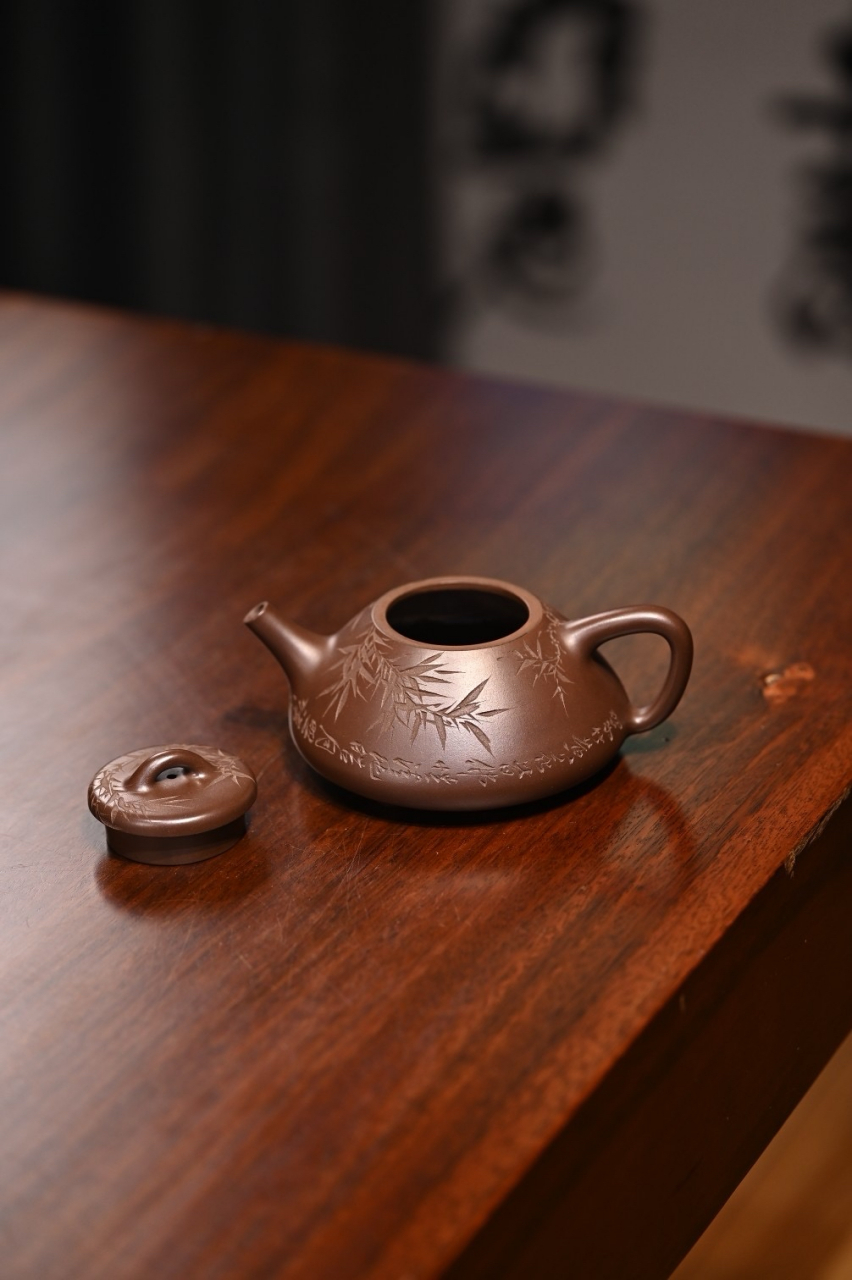 实力派 奉燕琦制壶 黄松刻绘 67原矿紫泥,230cc#宜兴紫砂壶# #紫砂