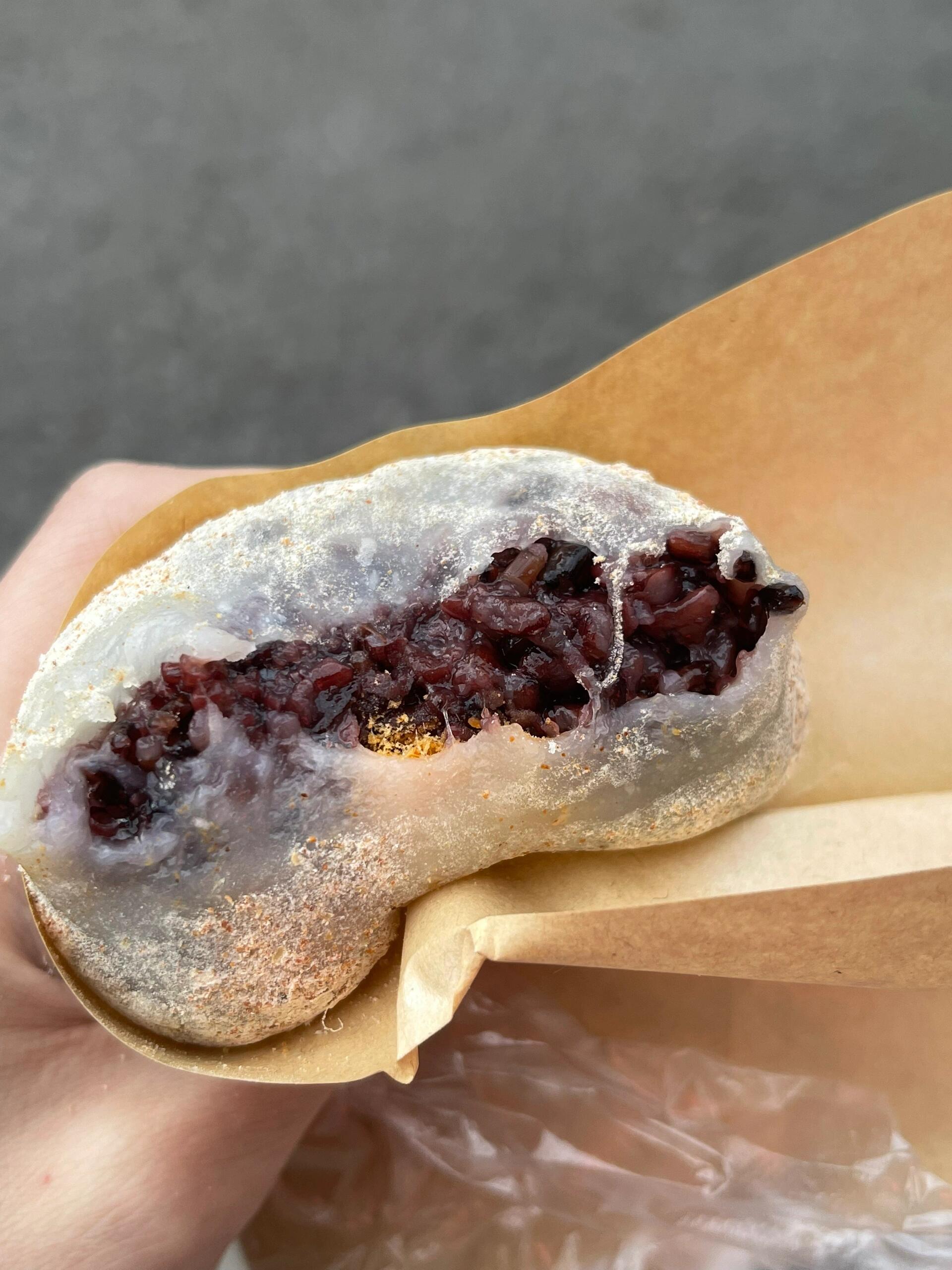 麻糍 今天晚上吃完饭就去找啦 好多种小料
