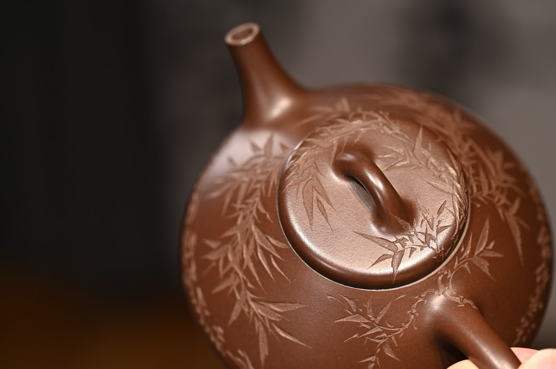 实力派 奉燕琦制壶 黄松刻绘 67原矿紫泥,230cc#宜兴紫砂壶# #紫砂