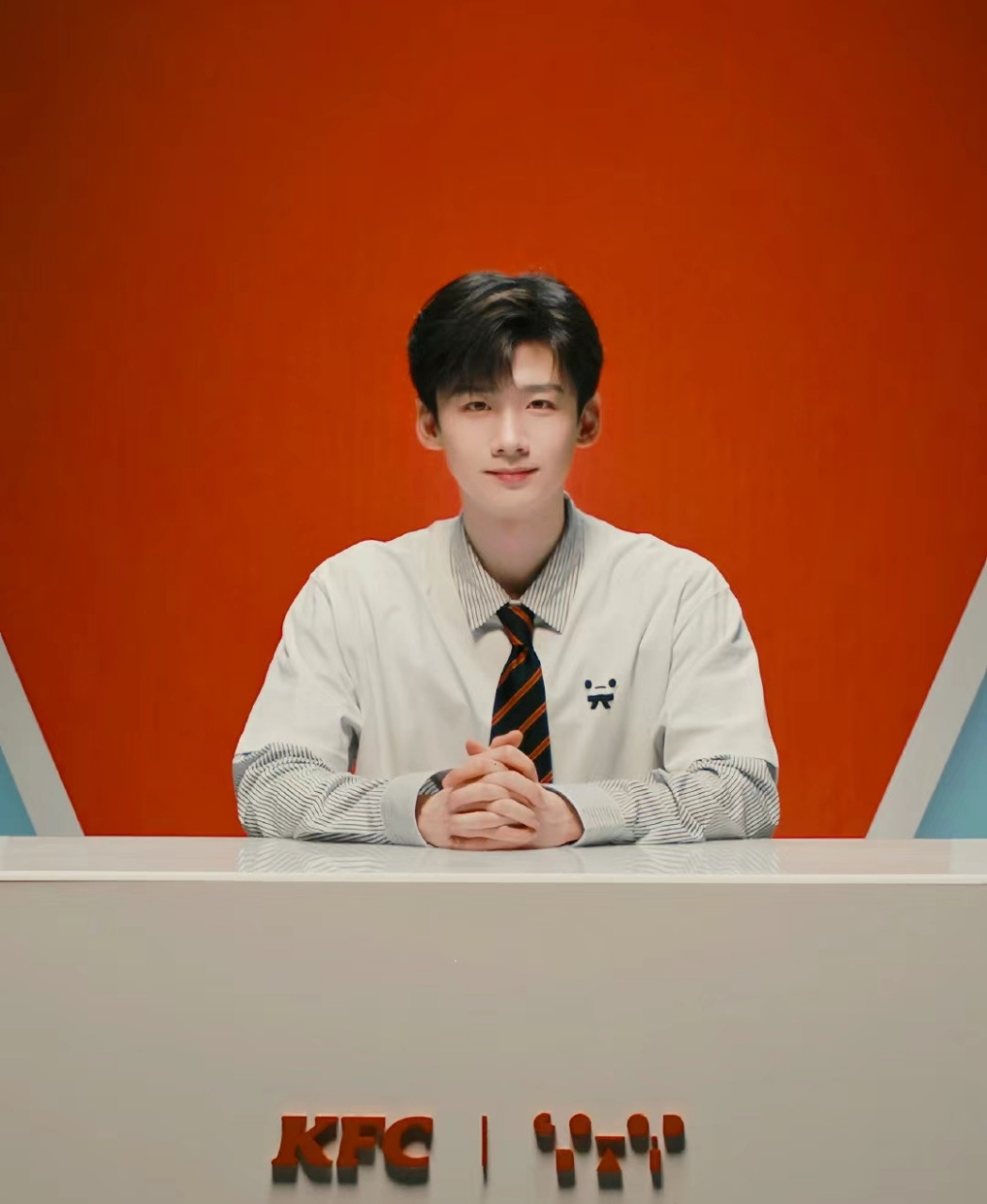 白敬亭松弛又带几分潇洒不羁的帅气