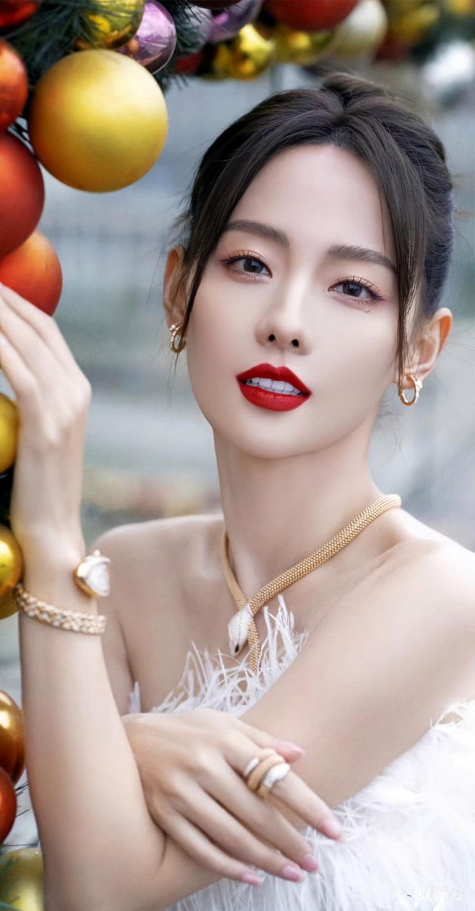 张嘉倪,感性且妩媚