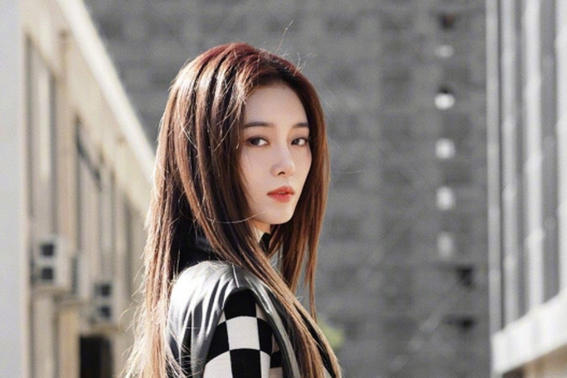 鹿晗生日关晓彤甜蜜送祝福,黄子韬与徐艺洋恋情扑朔迷离!