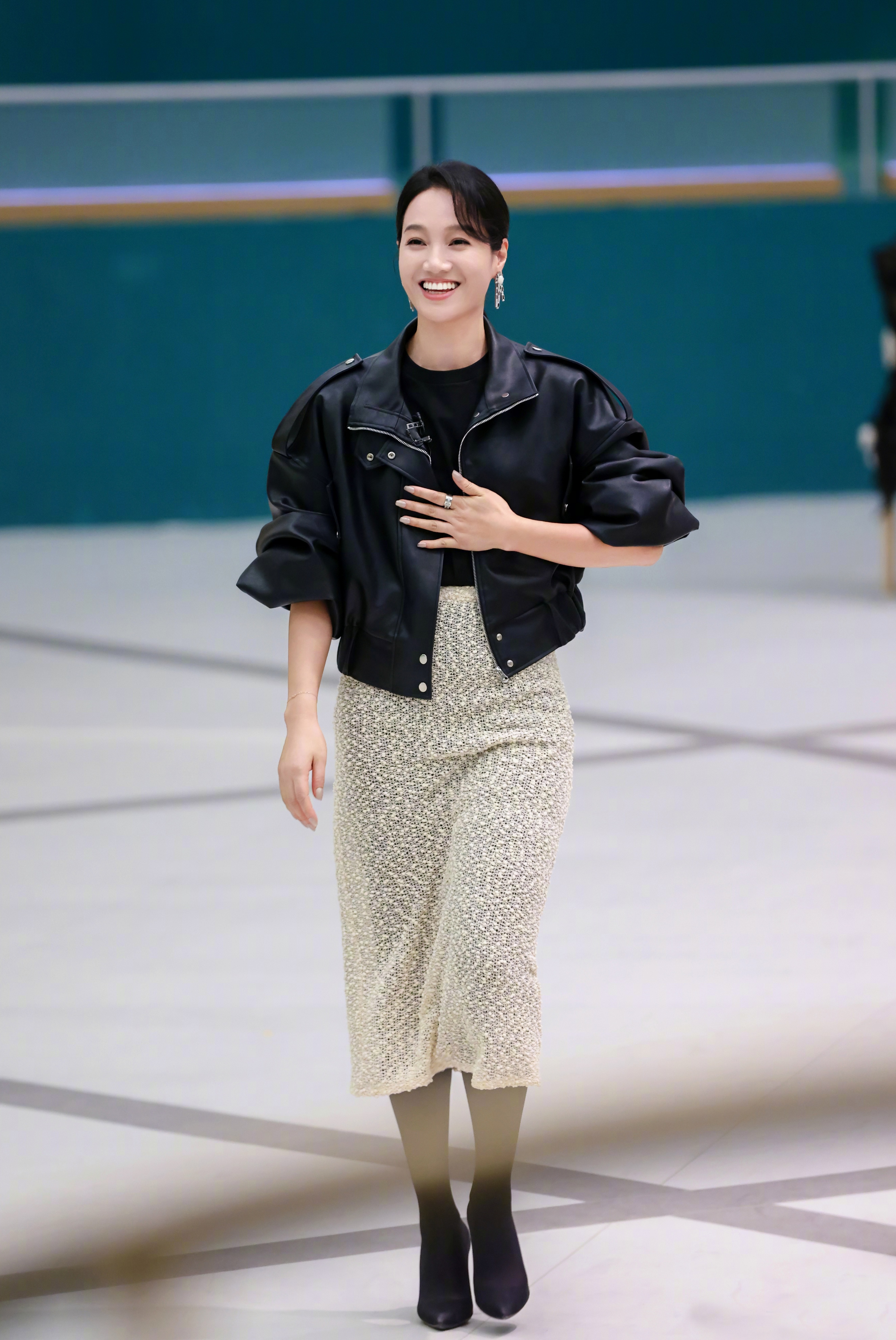 朱丹:乘风2024的红色明艳大美女!