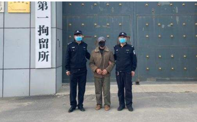 回顾:53岁大姐出轨多年,情夫直言就爱她,大姐:他就是个无赖