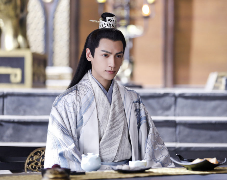 邓伦:饰演男主旭凤