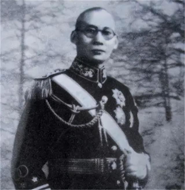 龙云将军(以下简称"龙云")生于1884年,云南昭通人,彝族.