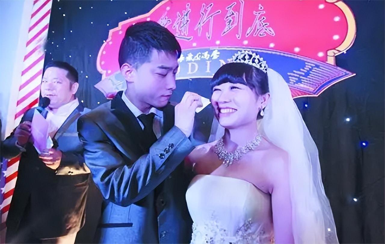 1992年,冯莹出生在郑州一个幸福的小家庭中,正值青春年华的她,本来