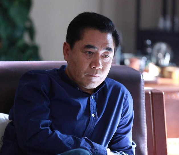 的戏骨,近两年参演了多部热播影视剧《山河明月》《功勋》《大考》等