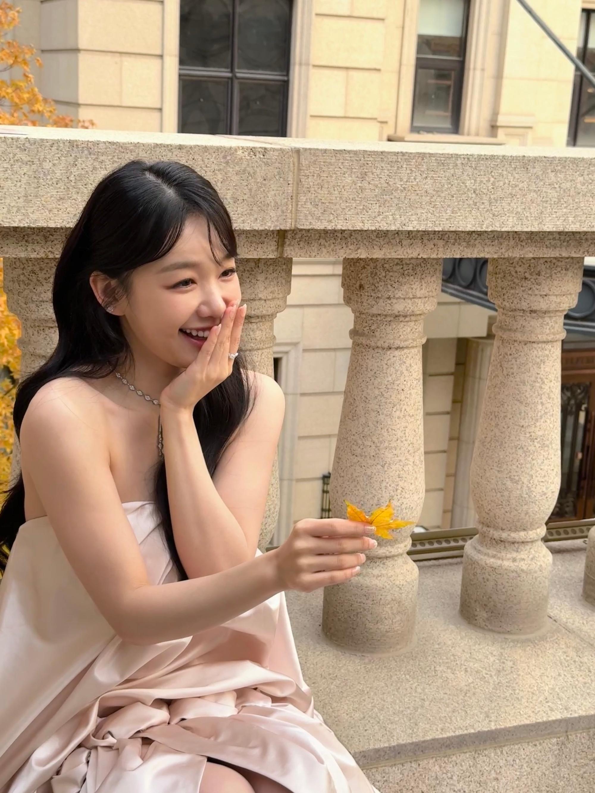 回顾:明星"烤瓷牙"有多可怕?有的亮得发蓝有的嘴包不住牙