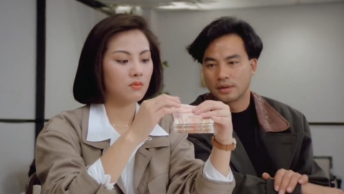 接拍了一些低成本的香港电影,接演一些小角色,可惜金屋藏娇的始终是纸