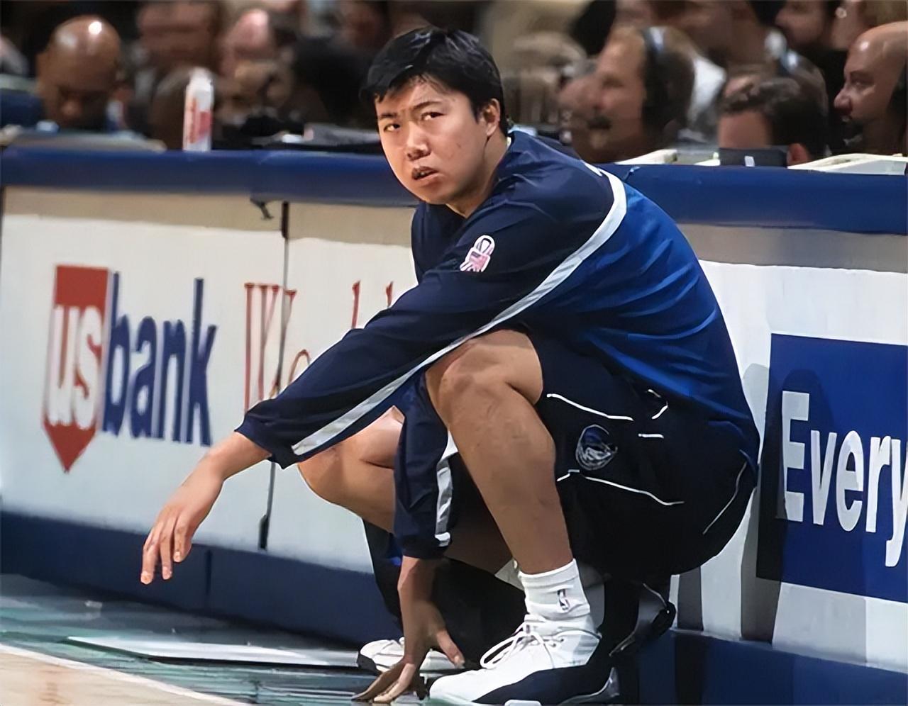 19年,王治郅二婚娶小14岁美女主持,与前妻的18岁儿子身高2米05