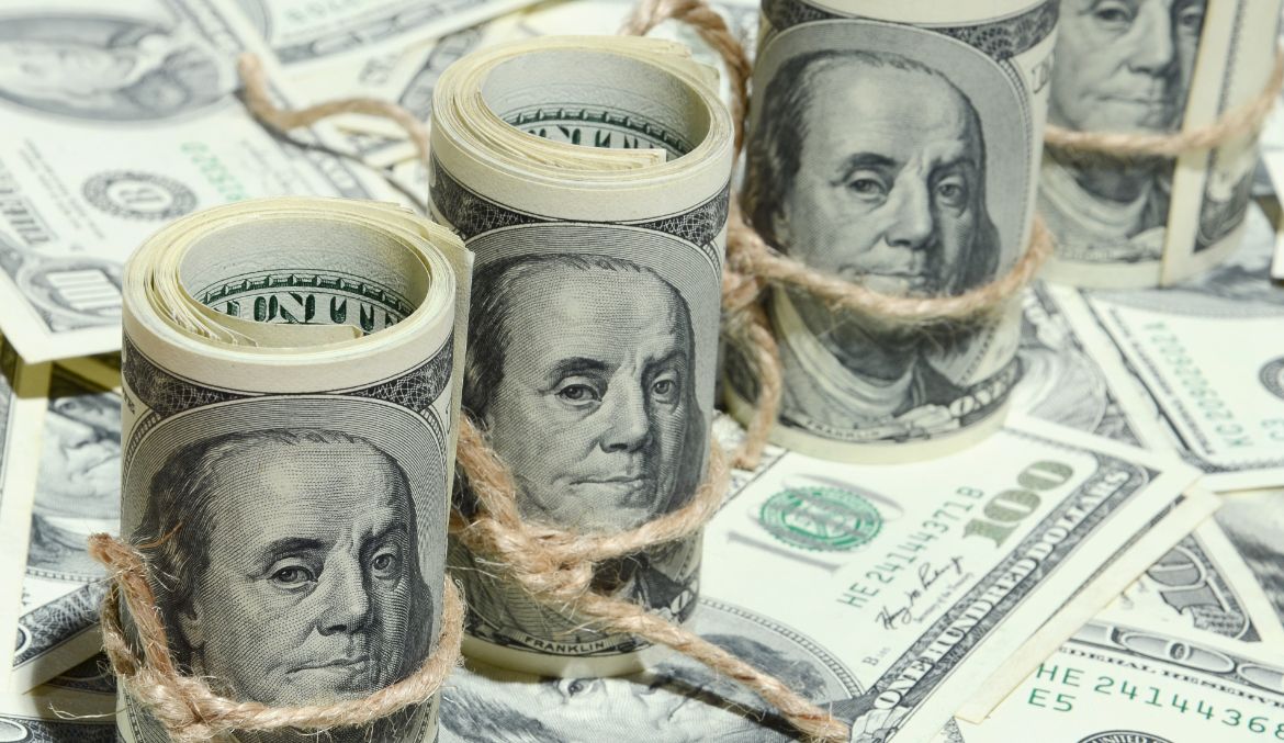 中方准备清零美债?眼看耶伦没劝动,着急的拜登再派