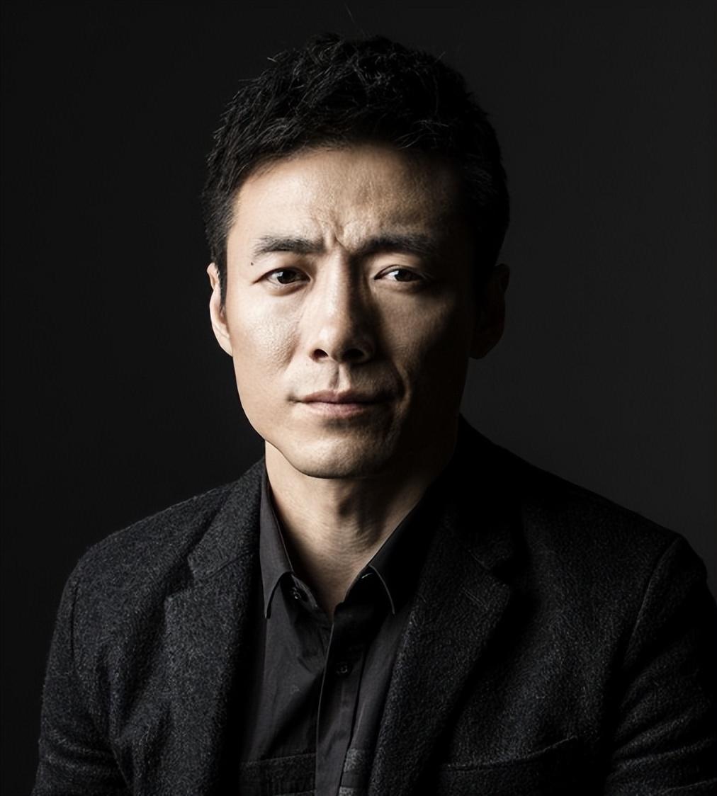 回顾:再看《潜伏》,路人逆袭成大明星,盛乡出狱变化太大