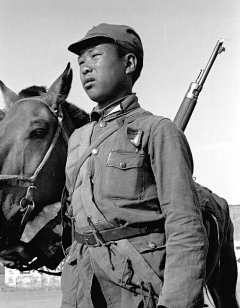 少将因伤住院,看护士很脸熟,询问后得知是自己结婚一年的妻子