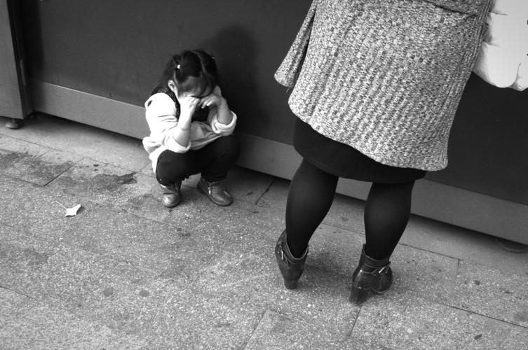 2016年,23岁女子瞒着父母,回穷山沟寻养父12年,结局潸然泪下