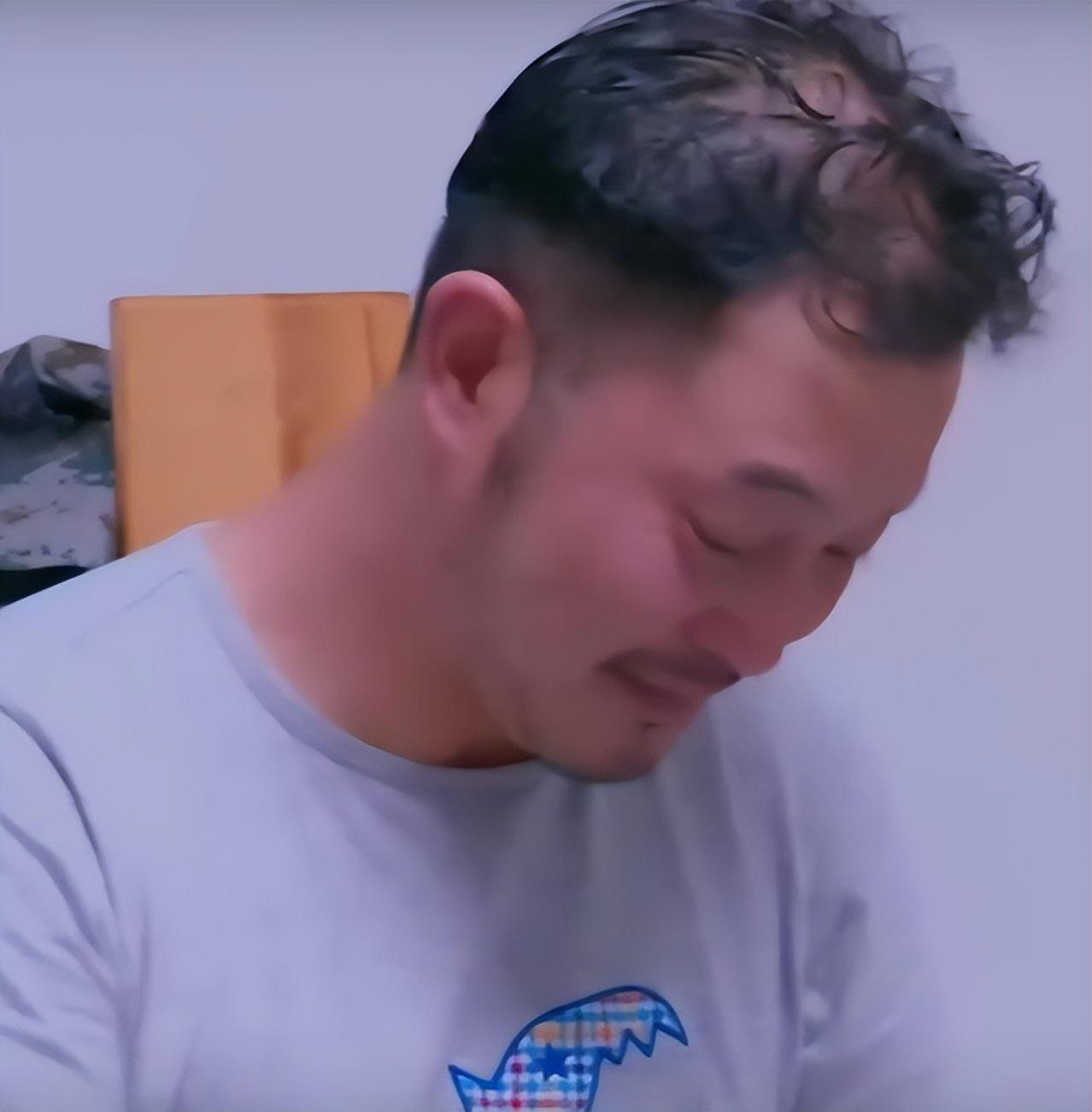 回顾:初见光鲜,再见白发,发际线后移,这11位明星个个